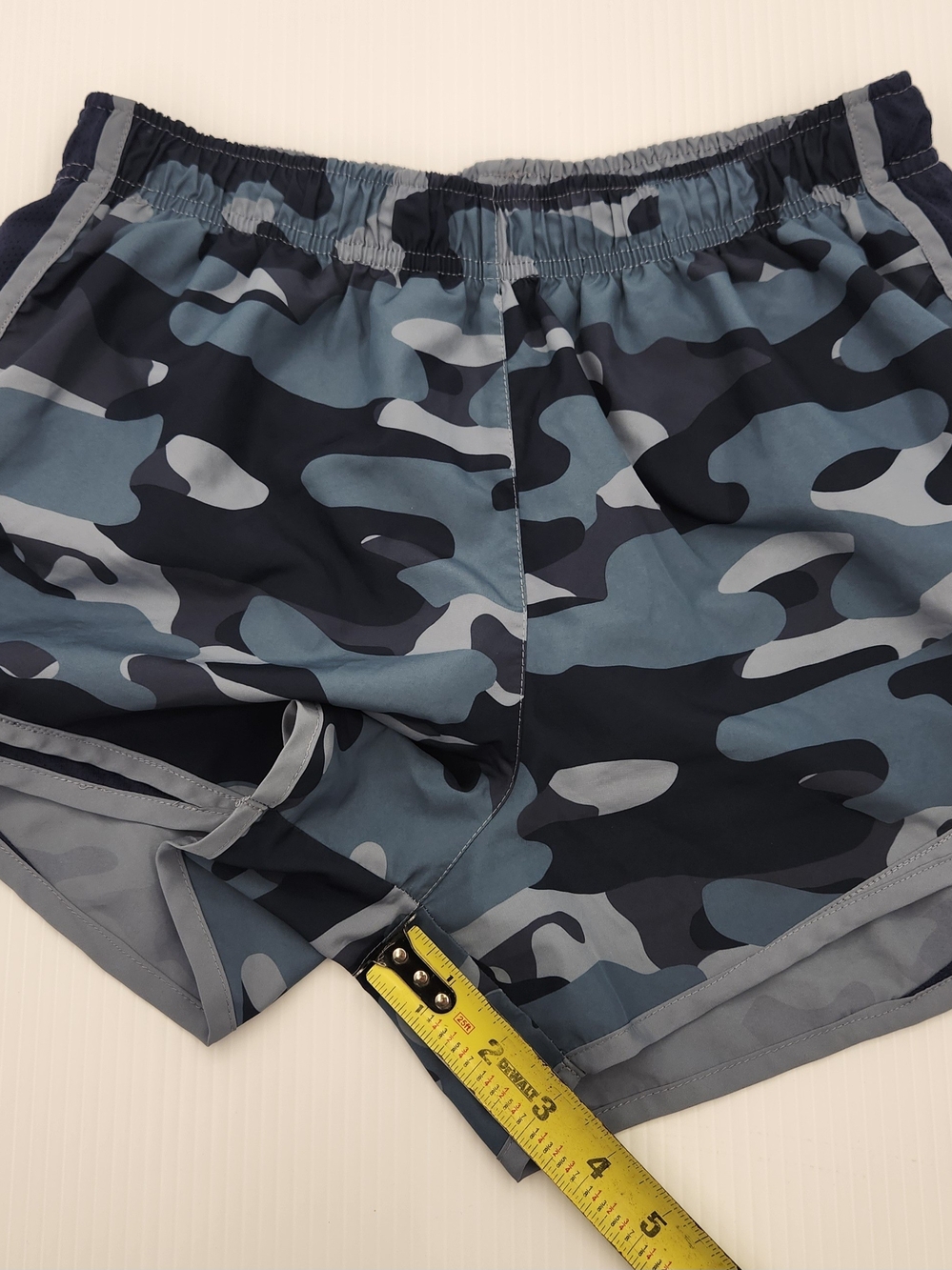 Nike Women’s Blue Camo Athletic Shorts - Picture 4 of 9